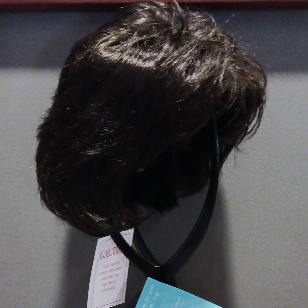 NWT Soft Stretch Wig Soft N' Natural  Medium Brown Average Cap